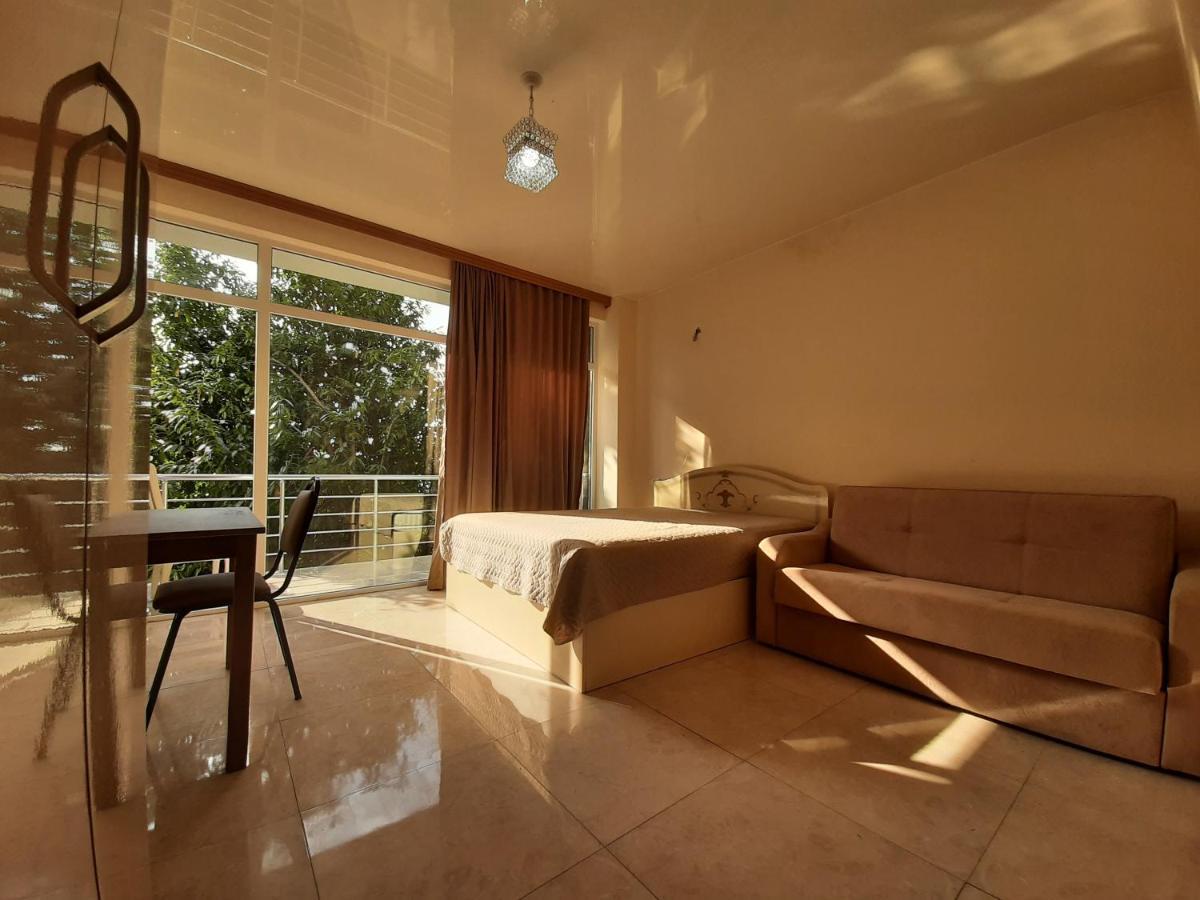 Giorgi Kvariati Hotel Exterior photo